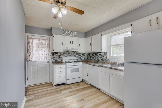 443 FLANDERS RD, Bellmawr, NJ 08031