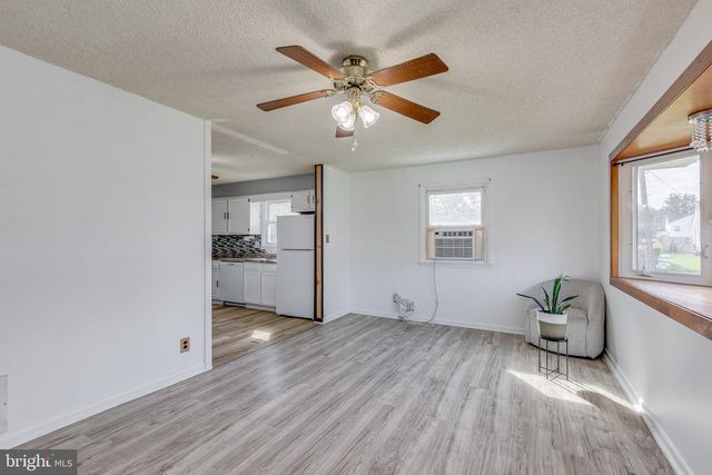 443 FLANDERS RD, Bellmawr, NJ 08031