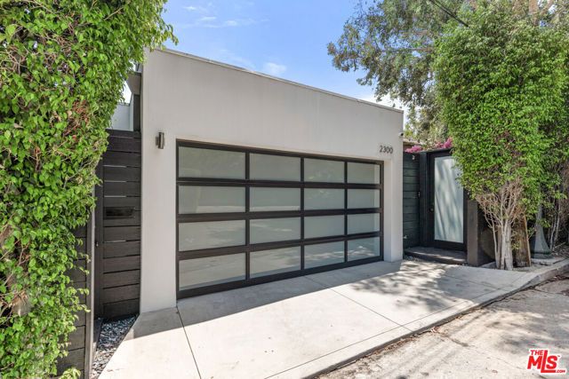 2300 Ronda Vista Drive, Los Angeles, CA 90027
