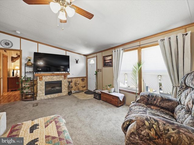 9595 GARLAND DR, Saint Thomas, PA 17252