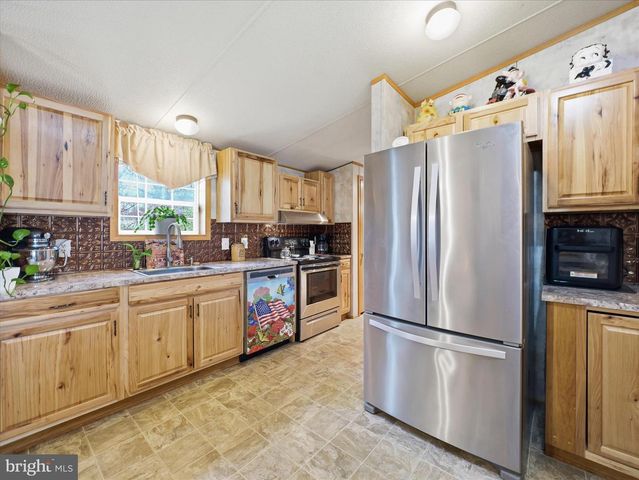 9595 GARLAND DR, Saint Thomas, PA 17252
