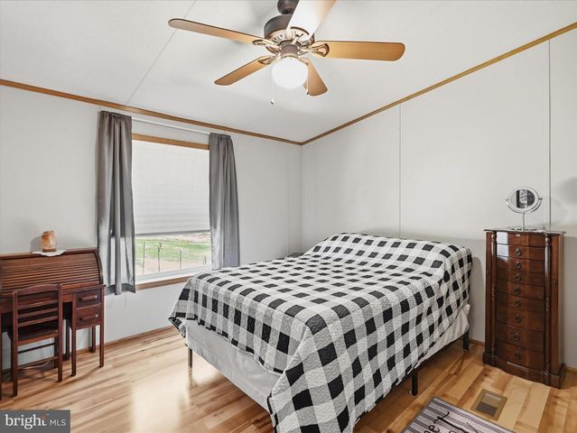 9595 GARLAND DR, Saint Thomas, PA 17252