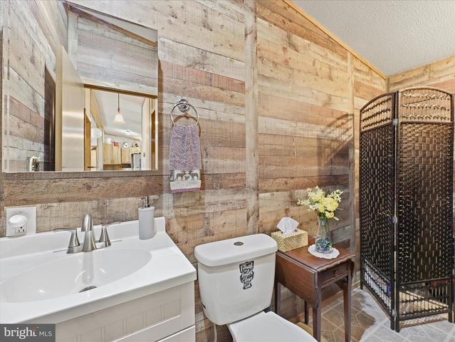 9595 GARLAND DR, Saint Thomas, PA 17252