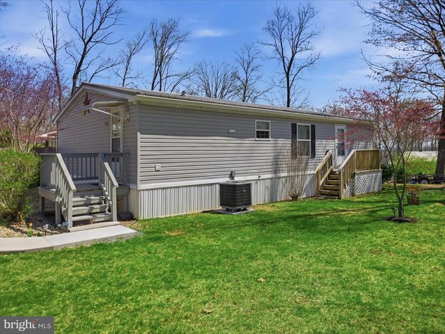 9595 GARLAND DR, Saint Thomas, PA 17252