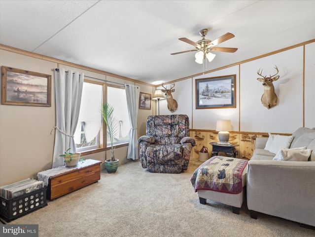 9595 GARLAND DR, Saint Thomas, PA 17252