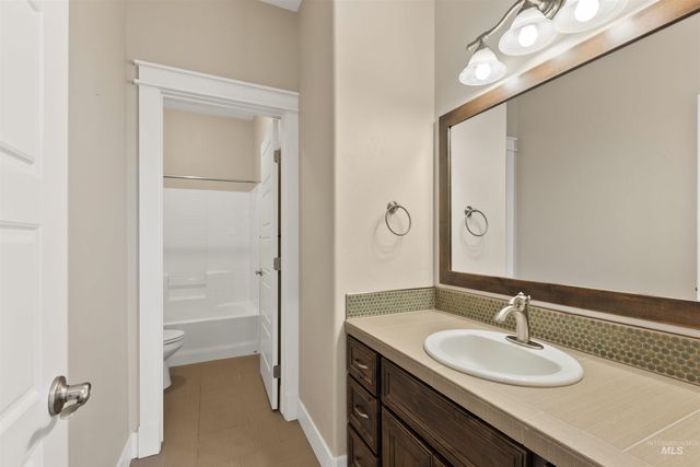 18018 N Streams Edge Way, Boise, ID 83714