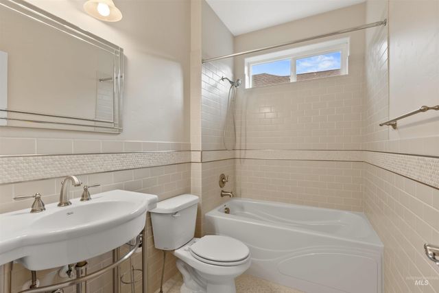 18018 N Streams Edge Way, Boise, ID 83714