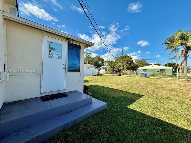 2403 Scott St A, Hollywood, FL 33020