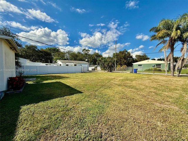 2403 Scott St A, Hollywood, FL 33020