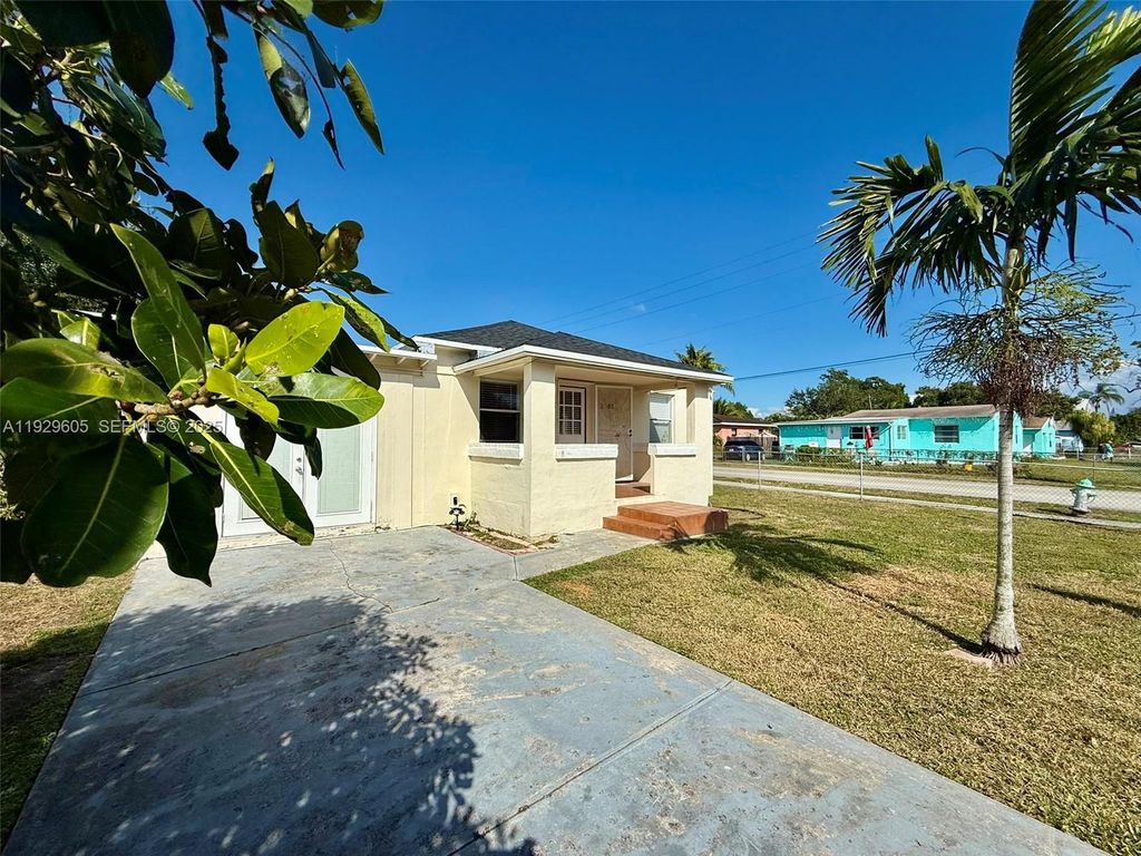 2403 Scott St A, Hollywood, FL 33020