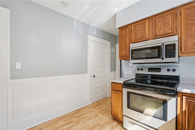 1047 Daniels Street NE, Cedar Rapids, IA 52402