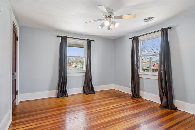 1047 Daniels Street NE, Cedar Rapids, IA 52402