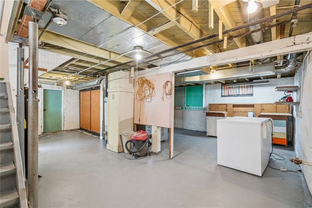 1047 Daniels Street NE, Cedar Rapids, IA 52402