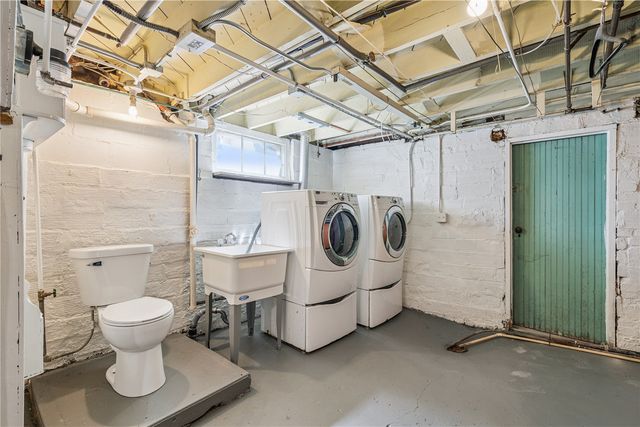 1047 Daniels Street NE, Cedar Rapids, IA 52402