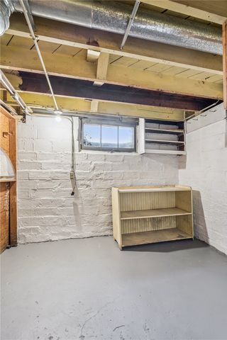 1047 Daniels Street NE, Cedar Rapids, IA 52402