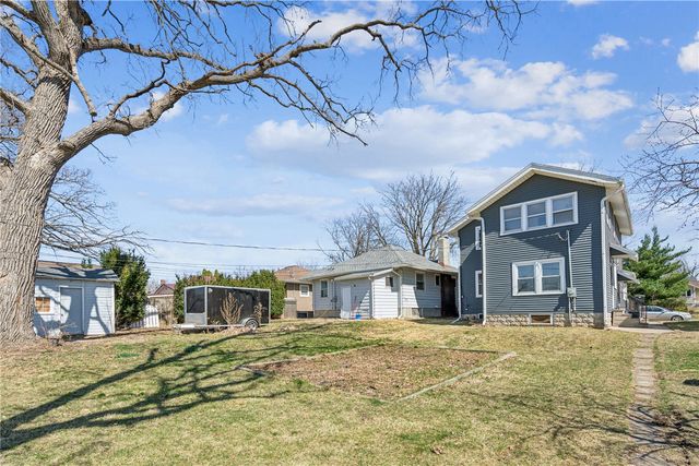 1047 Daniels Street NE, Cedar Rapids, IA 52402