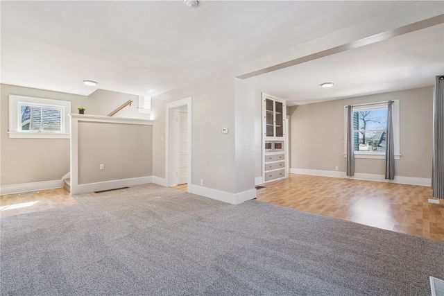 1047 Daniels Street NE, Cedar Rapids, IA 52402