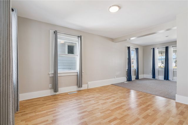 1047 Daniels Street NE, Cedar Rapids, IA 52402