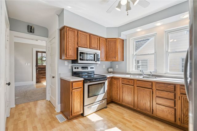 1047 Daniels Street NE, Cedar Rapids, IA 52402