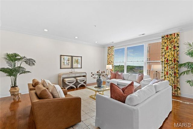 750 S Hanley Road 56, Clayton, MO 63105