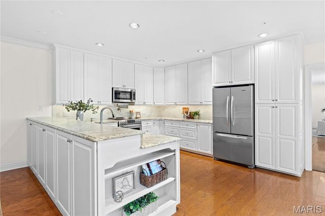 750 S Hanley Road 56, Clayton, MO 63105