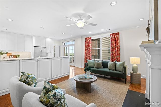 750 S Hanley Road 56, Clayton, MO 63105