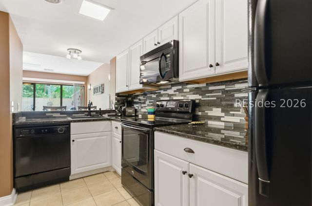 11 Tanglewood Dr Apt 7, Hilton Head Island, SC 29928