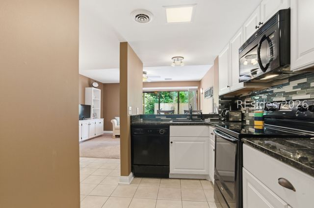 11 Tanglewood Dr Apt 7, Hilton Head Island, SC 29928