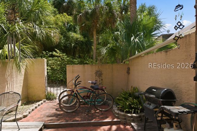 11 Tanglewood Dr Apt 7, Hilton Head Island, SC 29928