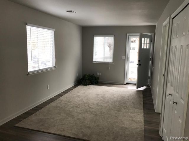 132 Maudlin Street, Novi, MI 48377