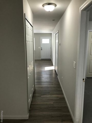 132 Maudlin Street, Novi, MI 48377