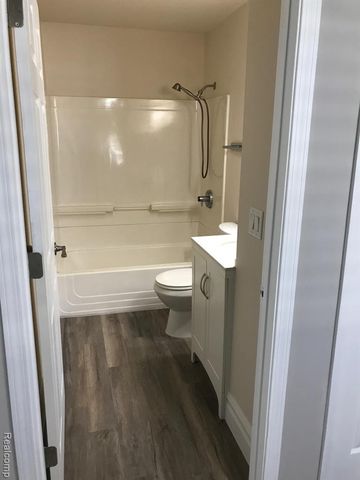 132 Maudlin Street, Novi, MI 48377