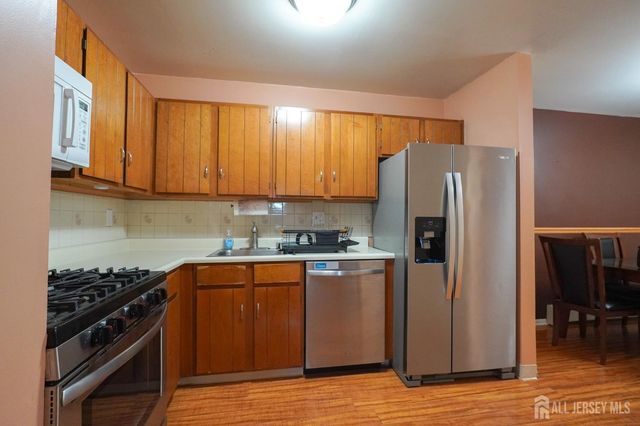 733 Cricket Lane, Woodbridge Proper, NJ 07095