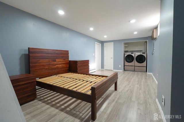 733 Cricket Lane, Woodbridge Proper, NJ 07095