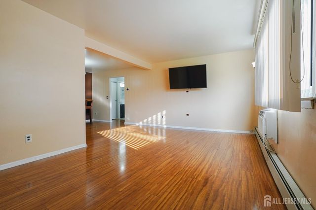 733 Cricket Lane, Woodbridge Proper, NJ 07095