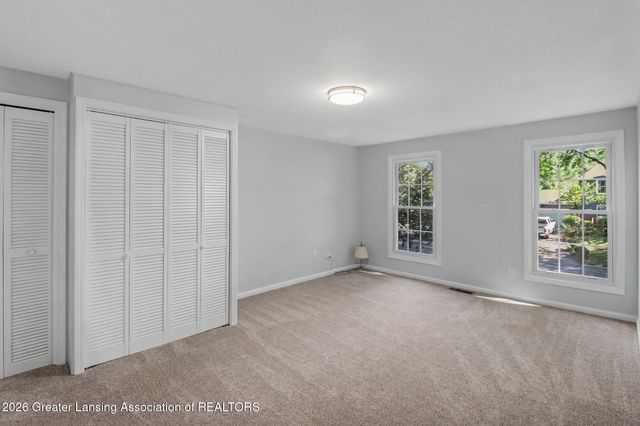 1131 Hillgate Way, Lansing, MI 48912