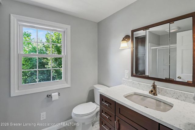 1131 Hillgate Way, Lansing, MI 48912