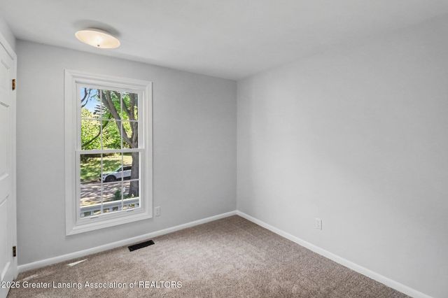 1131 Hillgate Way, Lansing, MI 48912