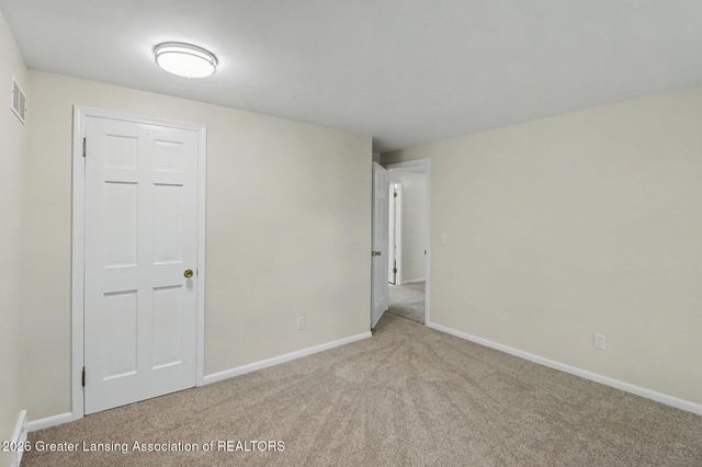 1131 Hillgate Way, Lansing, MI 48912