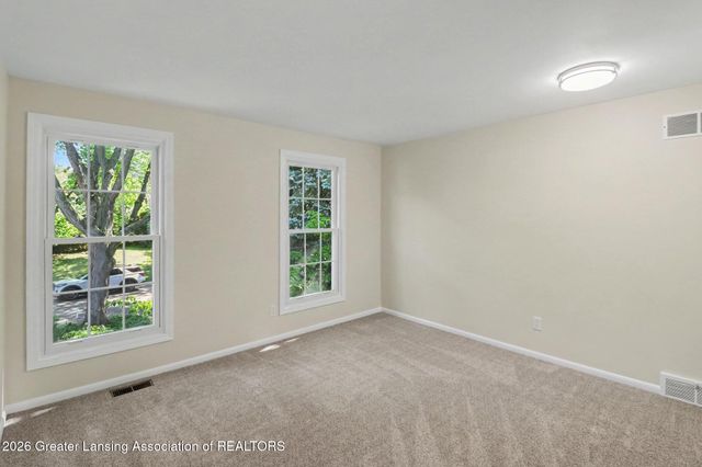1131 Hillgate Way, Lansing, MI 48912