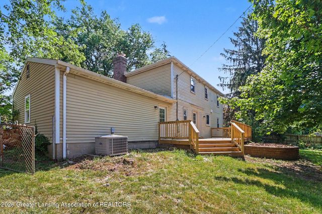 1131 Hillgate Way, Lansing, MI 48912