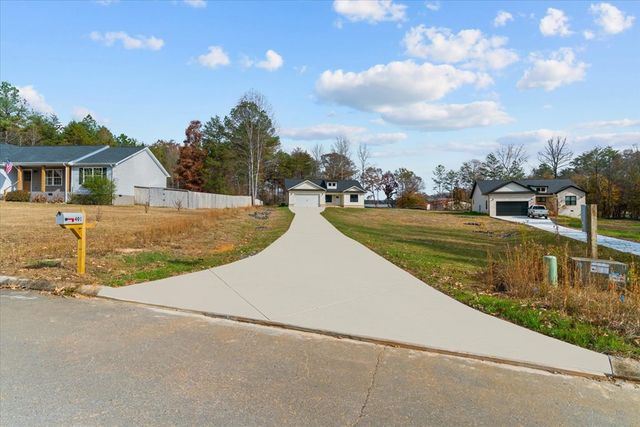 401 Earls Way, Chatsworth, GA 30705