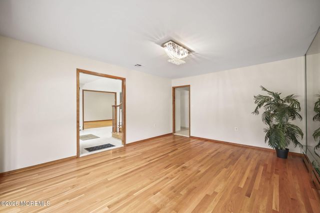 16 Wiltshire Drive, Manalapan, NJ 07726