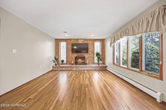 16 Wiltshire Drive, Manalapan, NJ 07726