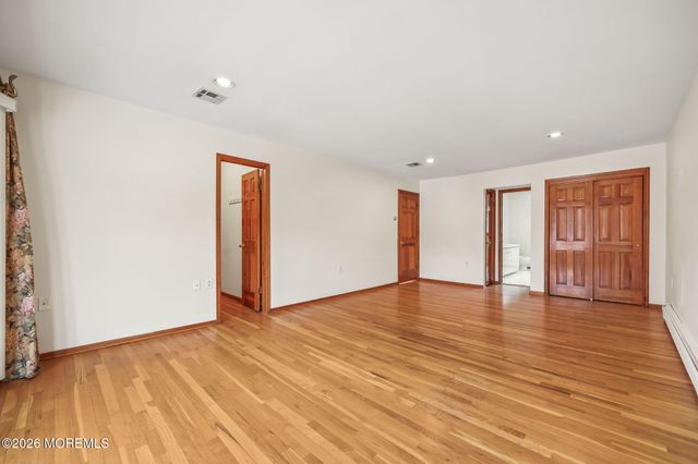 16 Wiltshire Drive, Manalapan, NJ 07726