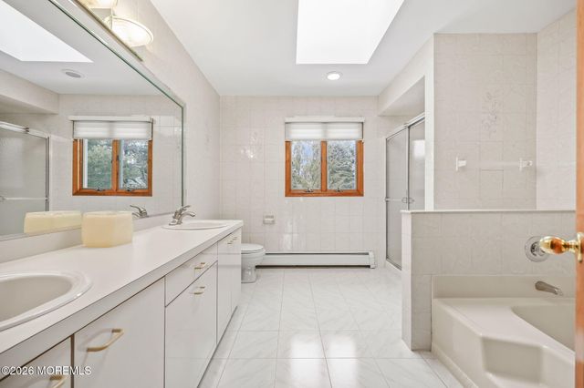 16 Wiltshire Drive, Manalapan, NJ 07726