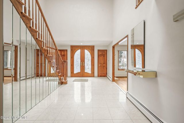 16 Wiltshire Drive, Manalapan, NJ 07726