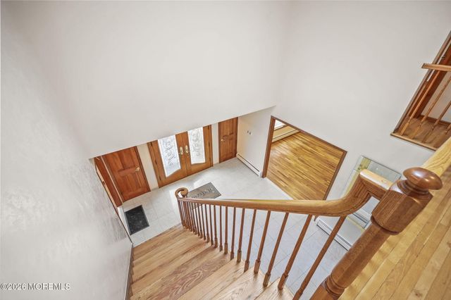 16 Wiltshire Drive, Manalapan, NJ 07726