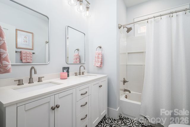 4282 Holly Circle NE, Conover, NC 28613
