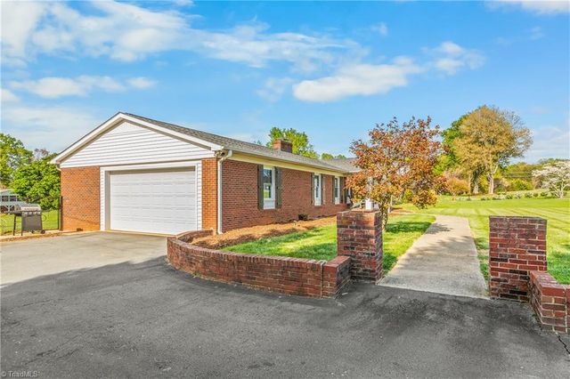116 Asbury Drive, Kernersville, NC 27284